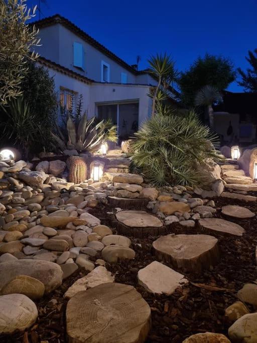 Une Oasis Au Pays De Cezanne Aix-en-Provence Buitenkant foto